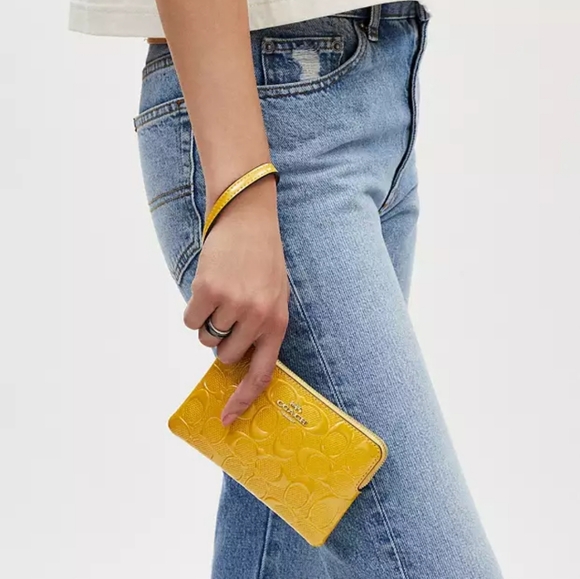 Coach wristlet - Picture 3 of 5